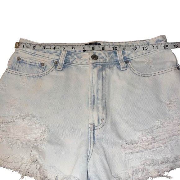EUC Abercrombie & Fitch Light Wash Distressed Annie High Rise Jean Shorts 29 / 8 - Picture 4 of 8